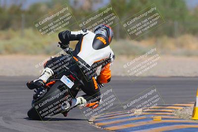 media/Sep-25-2023-Moto Forza (Mon) [[81ffa65e0a]]/B-C Group/Session 4 (Turn 2 Backside)/